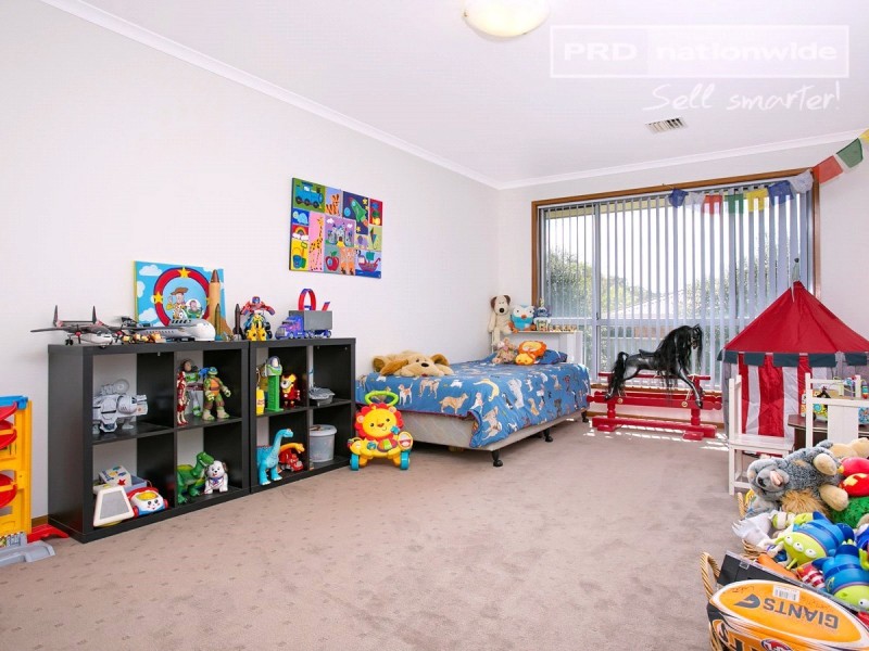 114 Kaloona Drive, Bourkelands NSW 2650
