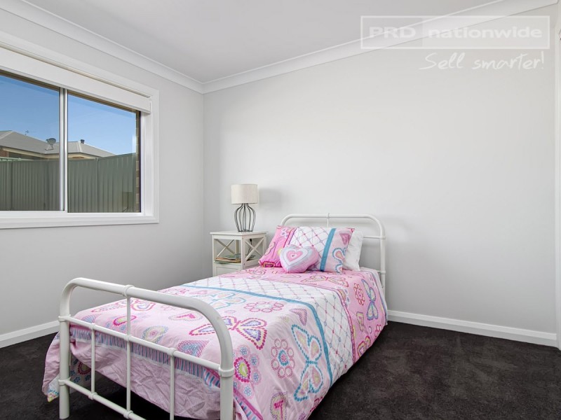 11 Tantoon Circuit, Forest Hill NSW 2651