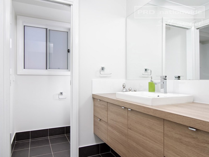 11 Tantoon Circuit, Forest Hill NSW 2651