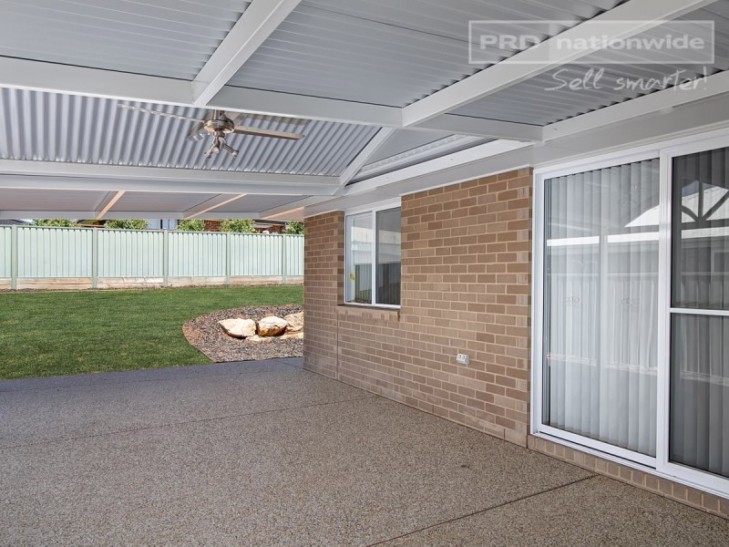 11 Tantoon Circuit, Forest Hill NSW 2651