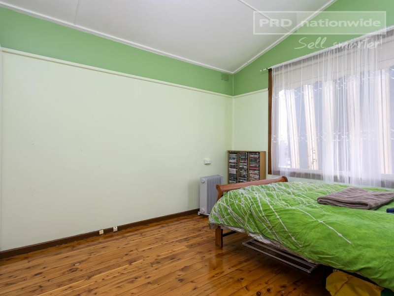 55 Phillip Avenue, Mount Austin NSW 2650