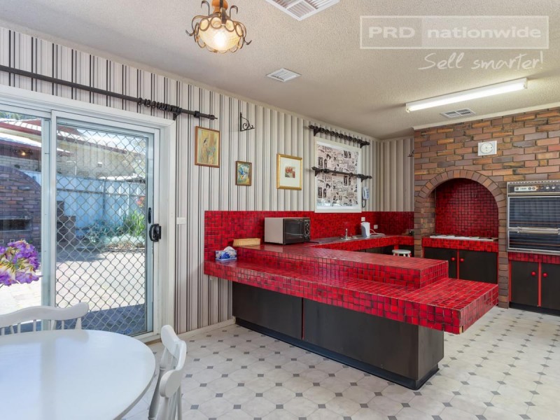 7 Falcon Place, Kooringal NSW 2650