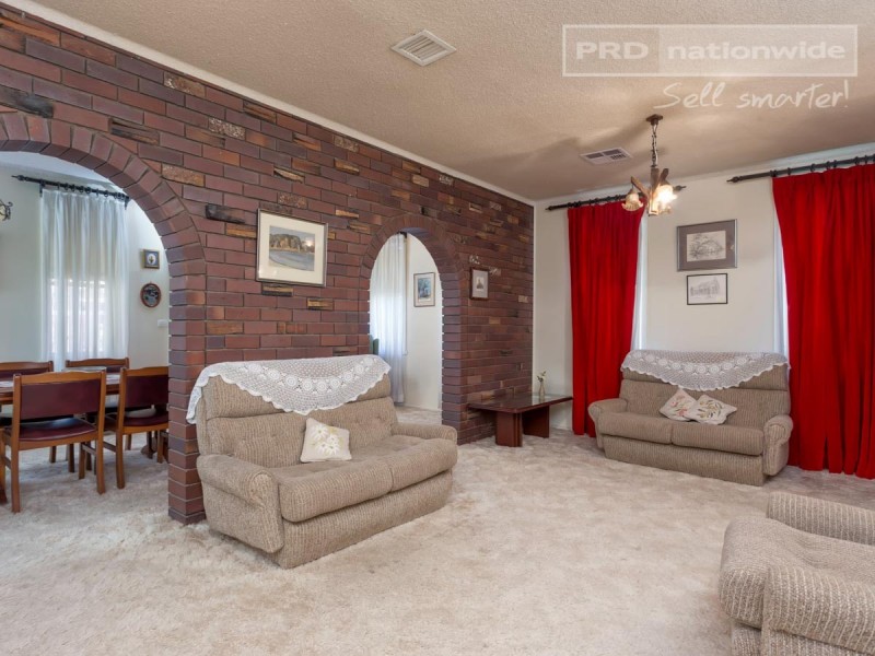 7 Falcon Place, Kooringal NSW 2650