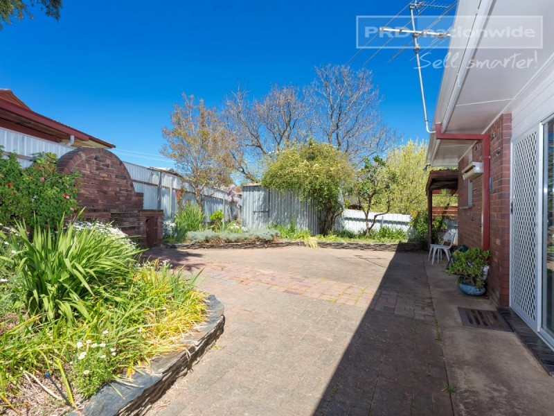 7 Falcon Place, Kooringal NSW 2650