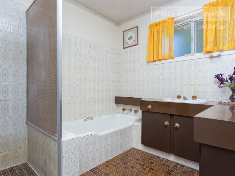 7 Falcon Place, Kooringal NSW 2650
