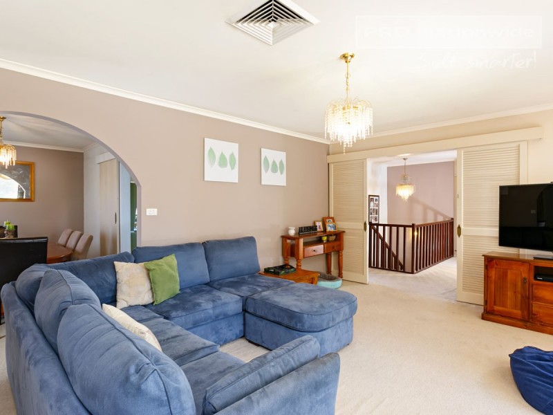 72 Simkin Crescent, Kooringal NSW 2650