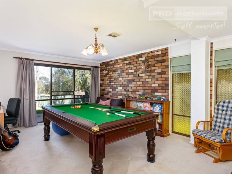 72 Simkin Crescent, Kooringal NSW 2650