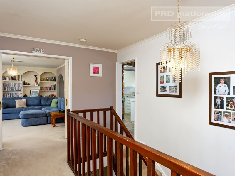 72 Simkin Crescent, Kooringal NSW 2650
