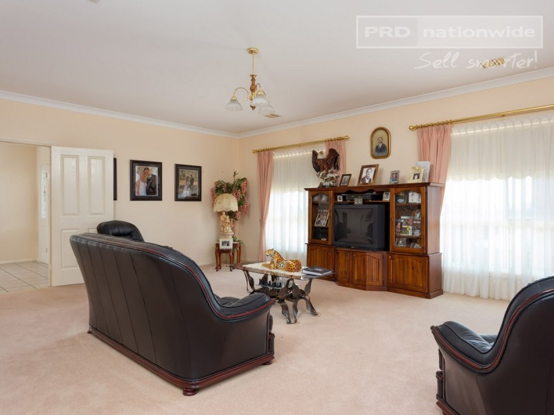 21 Kansas Drive, Tolland NSW 2650