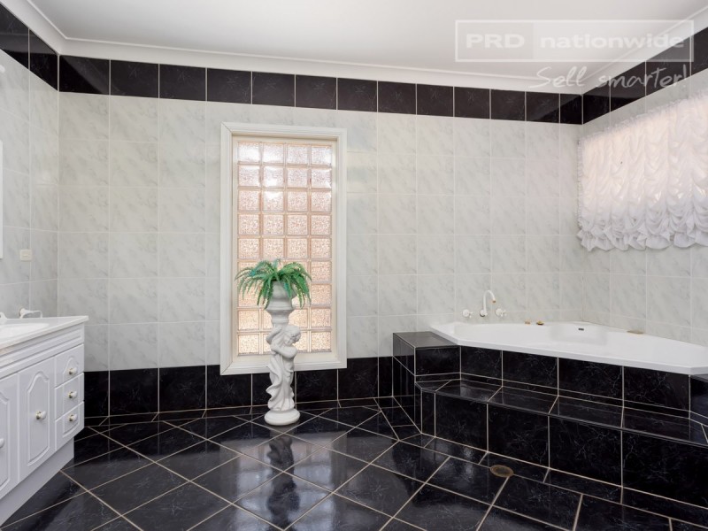 21 Kansas Drive, Tolland NSW 2650