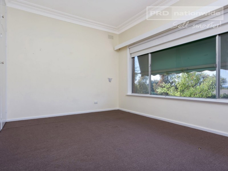 74 Meadow Street, Kooringal NSW 2650