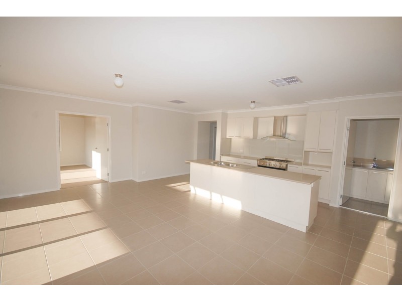 36 Flack Street, Boorooma NSW 2650