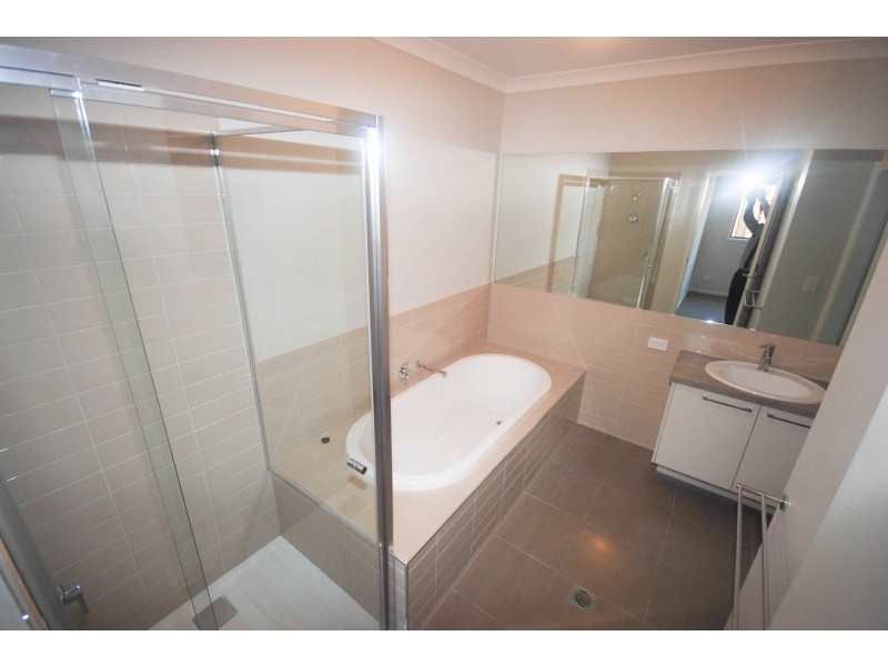 36 Flack Street, Boorooma NSW 2650