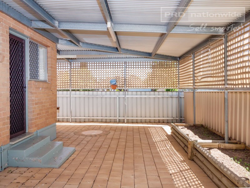1/5 Karen Street, Tolland NSW 2650