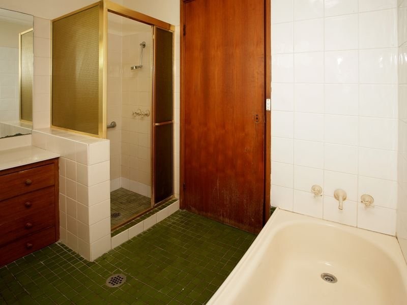17 Fraser Street, Mount Austin NSW 2650