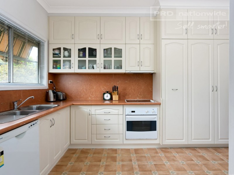 15 Urana Street, Turvey Park NSW 2650