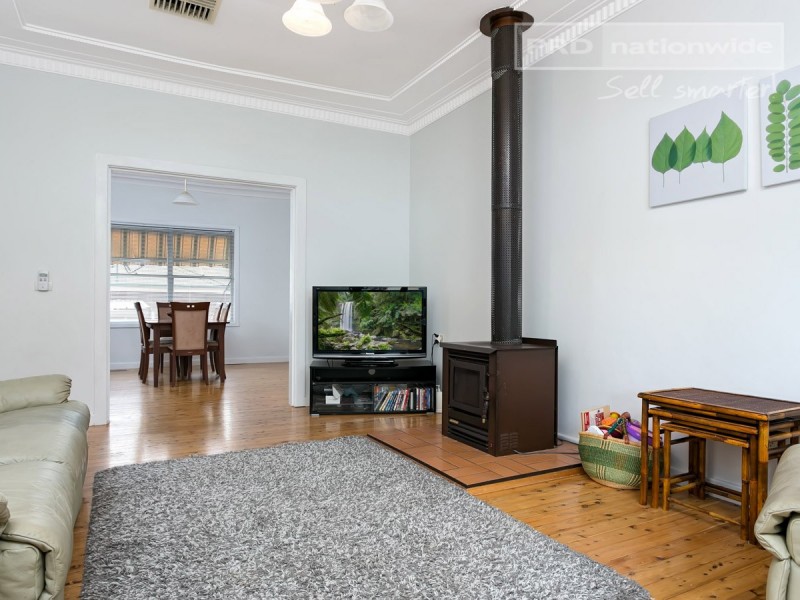 15 Urana Street, Turvey Park NSW 2650