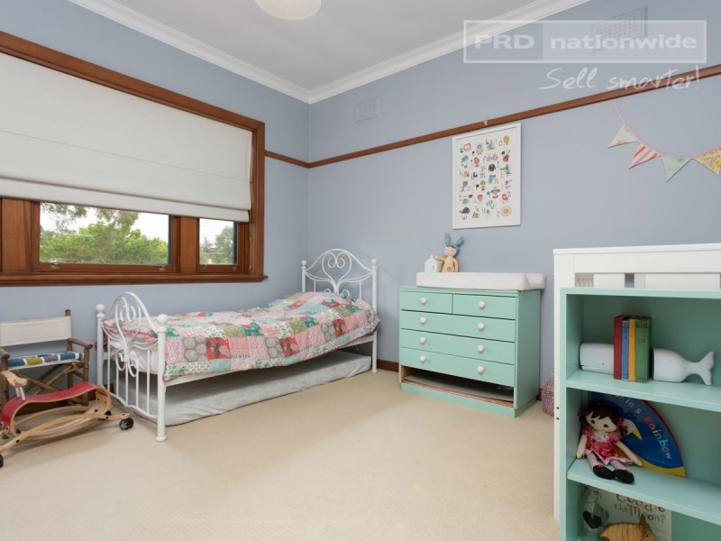 15 Urana Street, Turvey Park NSW 2650