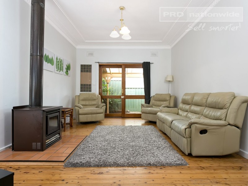 15 Urana Street, Turvey Park NSW 2650