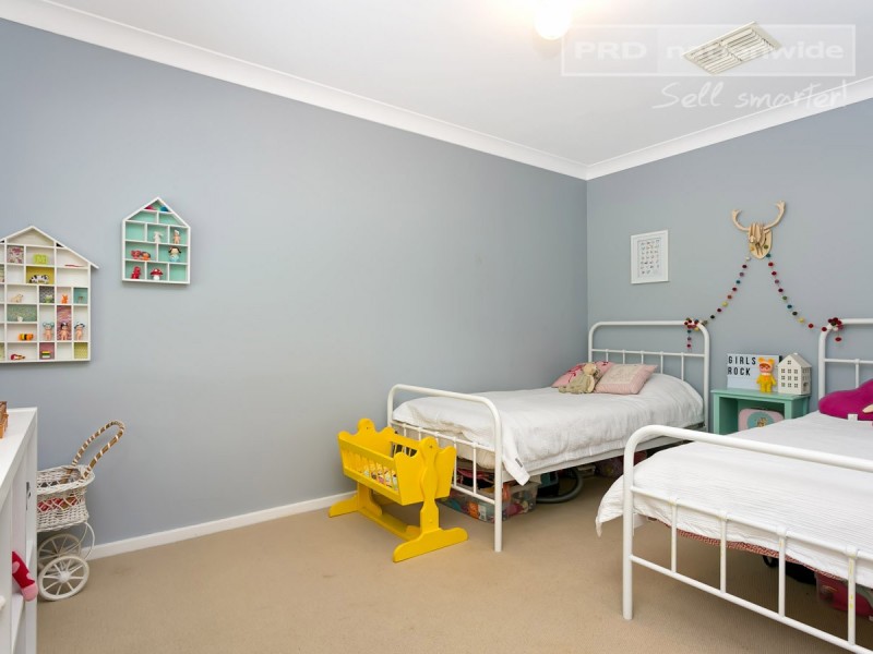 15 Urana Street, Turvey Park NSW 2650