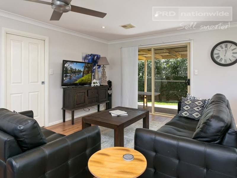 2 Evatt Street, Lloyd NSW 2650