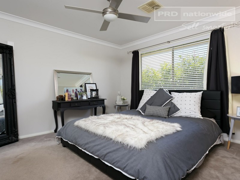 2 Evatt Street, Lloyd NSW 2650