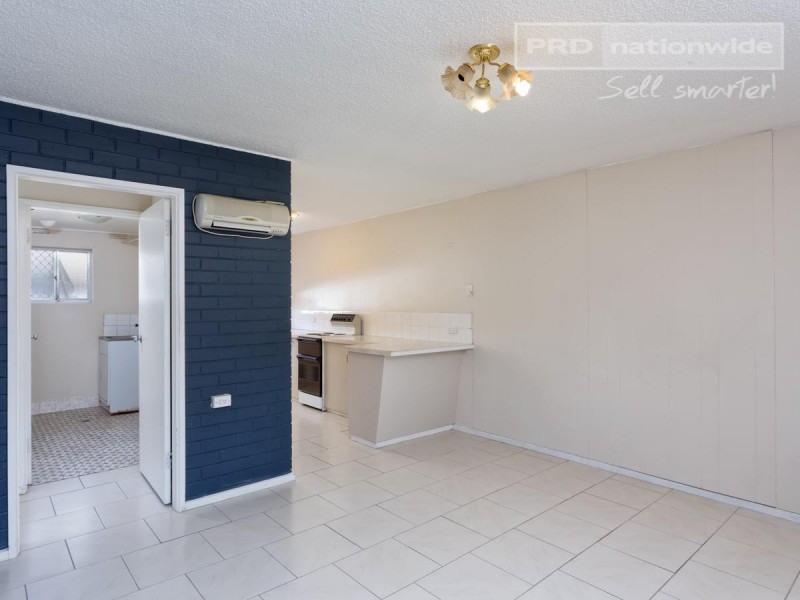 1/4 Nordlingen Drive, Tolland NSW 2650