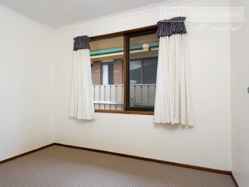 6 Pugsley Avenue, Estella NSW 2650