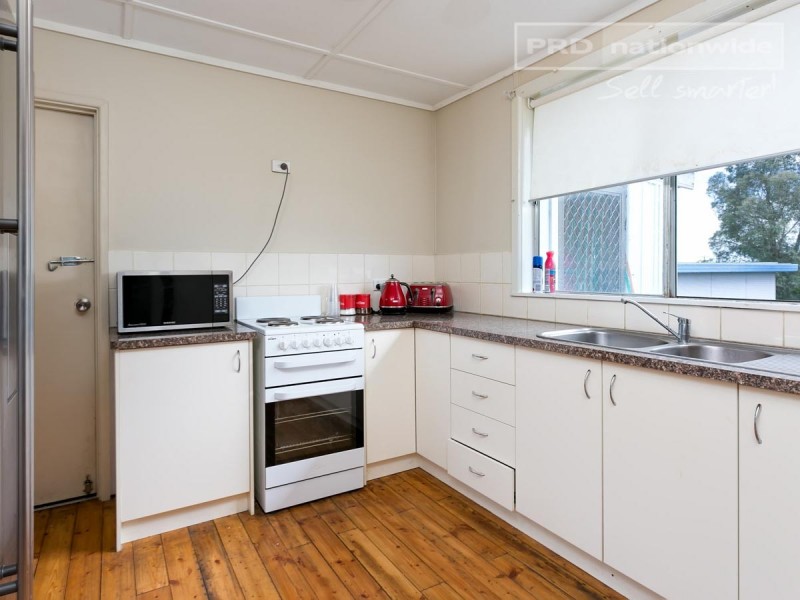 33 Blamey Street, Turvey Park NSW 2650