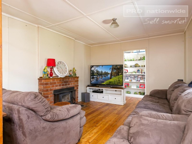 33 Blamey Street, Turvey Park NSW 2650