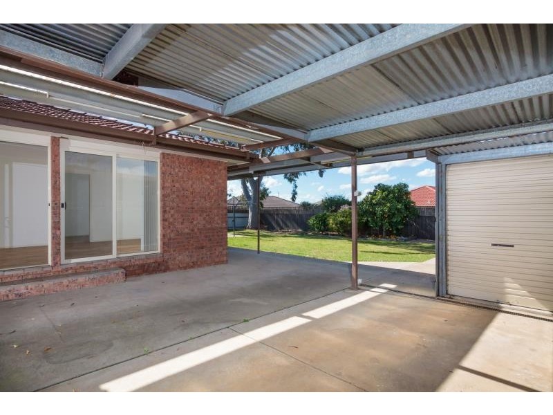 112 Undurra Drive, Glenfield Park NSW 2650