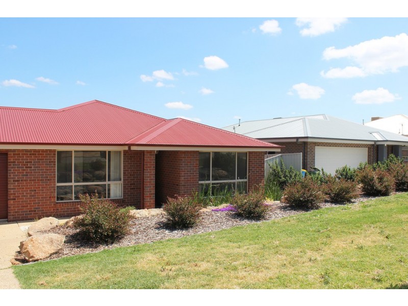 42 Rainbow Drive, Estella NSW 2650