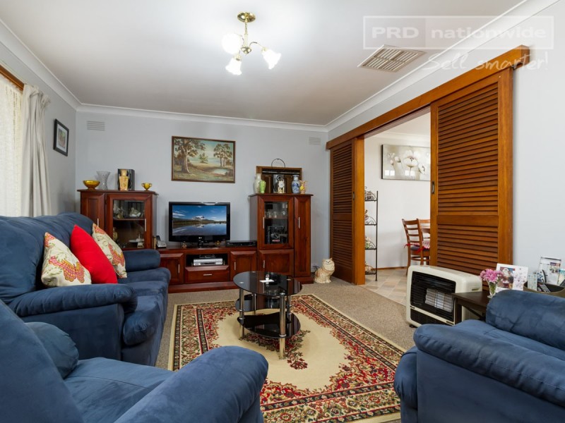 14 Cobb Street, Tolland NSW 2650