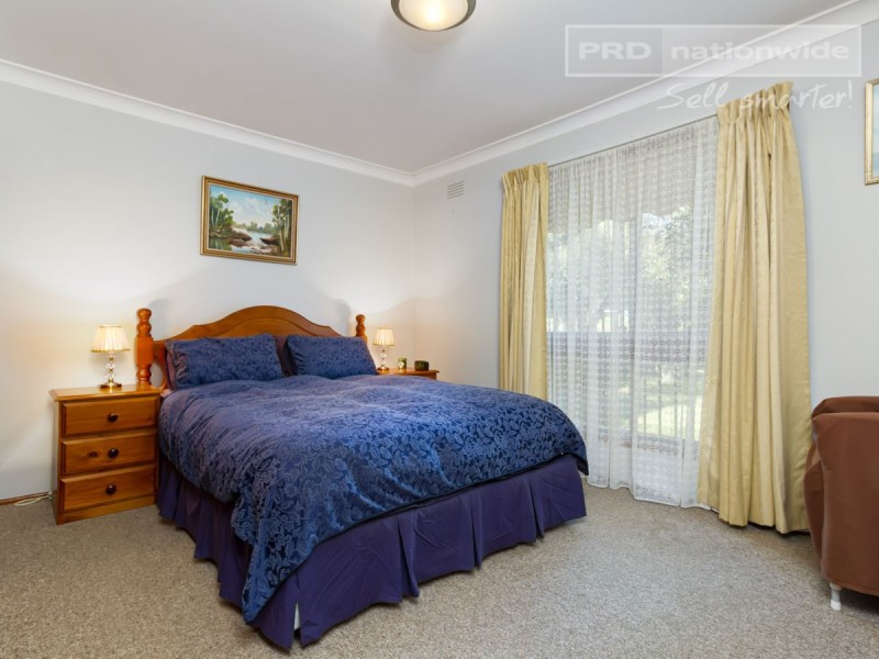 14 Cobb Street, Tolland NSW 2650
