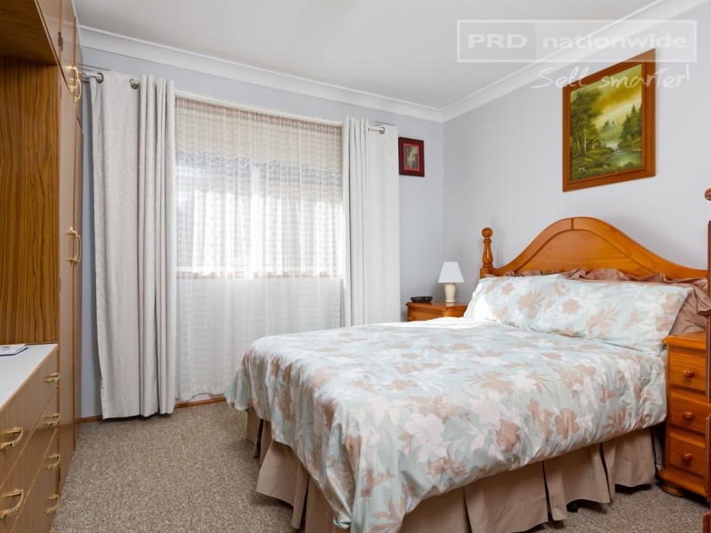 14 Cobb Street, Tolland NSW 2650