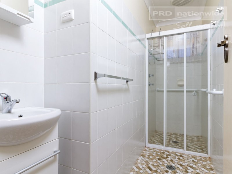 14 Cobb Street, Tolland NSW 2650