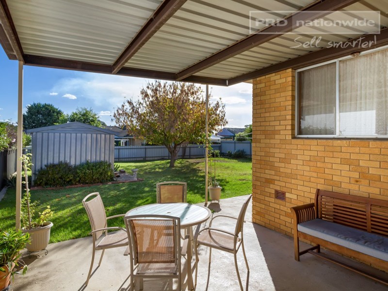 14 Cobb Street, Tolland NSW 2650