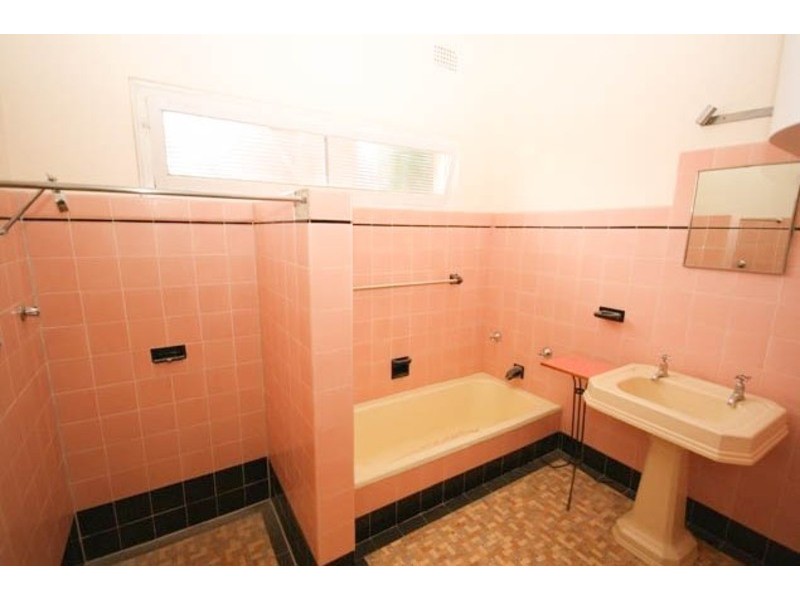 48 Blamey Street, Turvey Park NSW 2650
