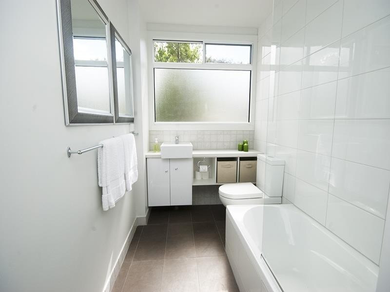 4 Chifley Crescent, Kooringal NSW 2650