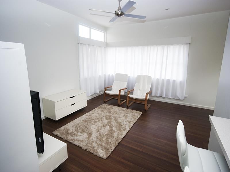 4 Chifley Crescent, Kooringal NSW 2650