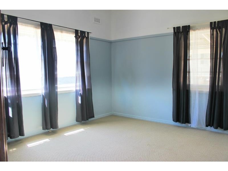 35 Fernleigh Road, Mount Austin NSW 2650