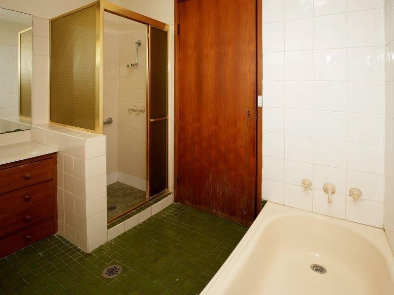 17 Fraser Street, Mount Austin NSW 2650