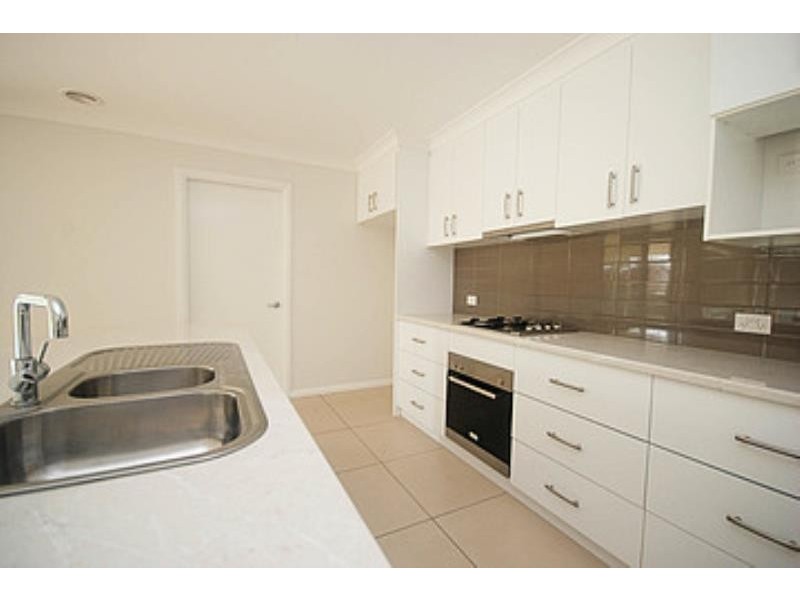 12 Hazelwood Drive, Forest Hill NSW 2651