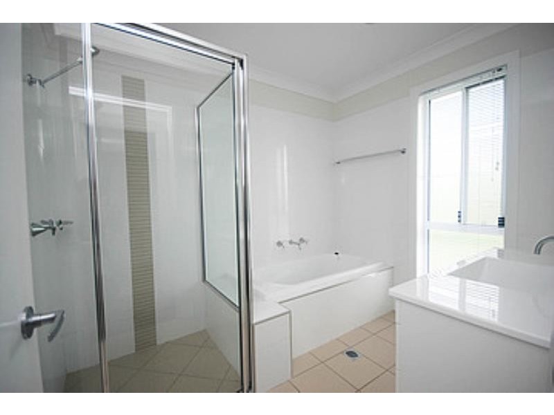 12 Hazelwood Drive, Forest Hill NSW 2651