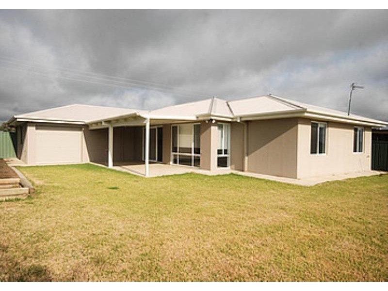 12 Hazelwood Drive, Forest Hill NSW 2651