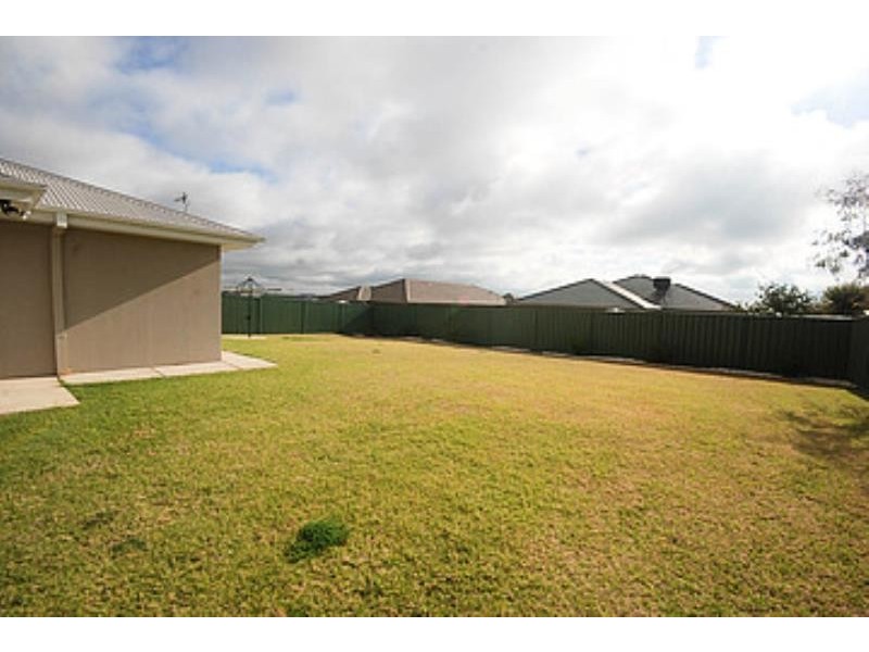 12 Hazelwood Drive, Forest Hill NSW 2651