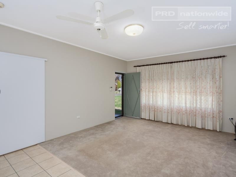 1/5 Karen Street, Tolland NSW 2650