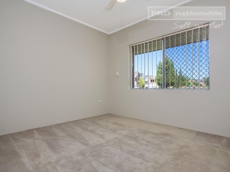 1/5 Karen Street, Tolland NSW 2650