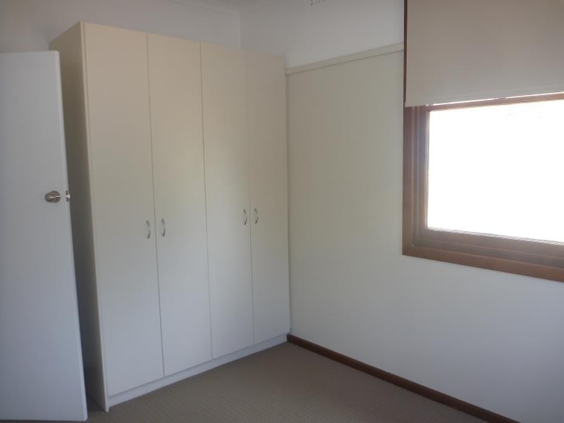16 Phillip Avenue, Mount Austin NSW 2650
