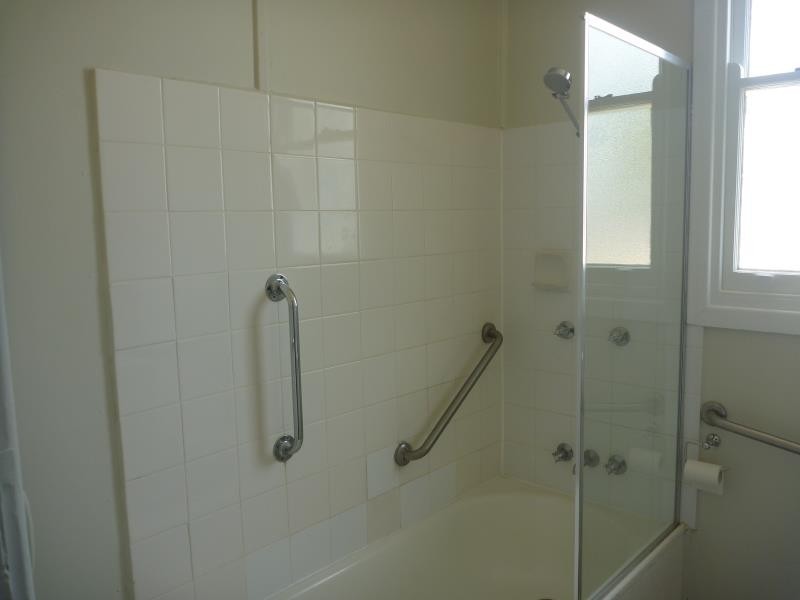 16 Phillip Avenue, Mount Austin NSW 2650
